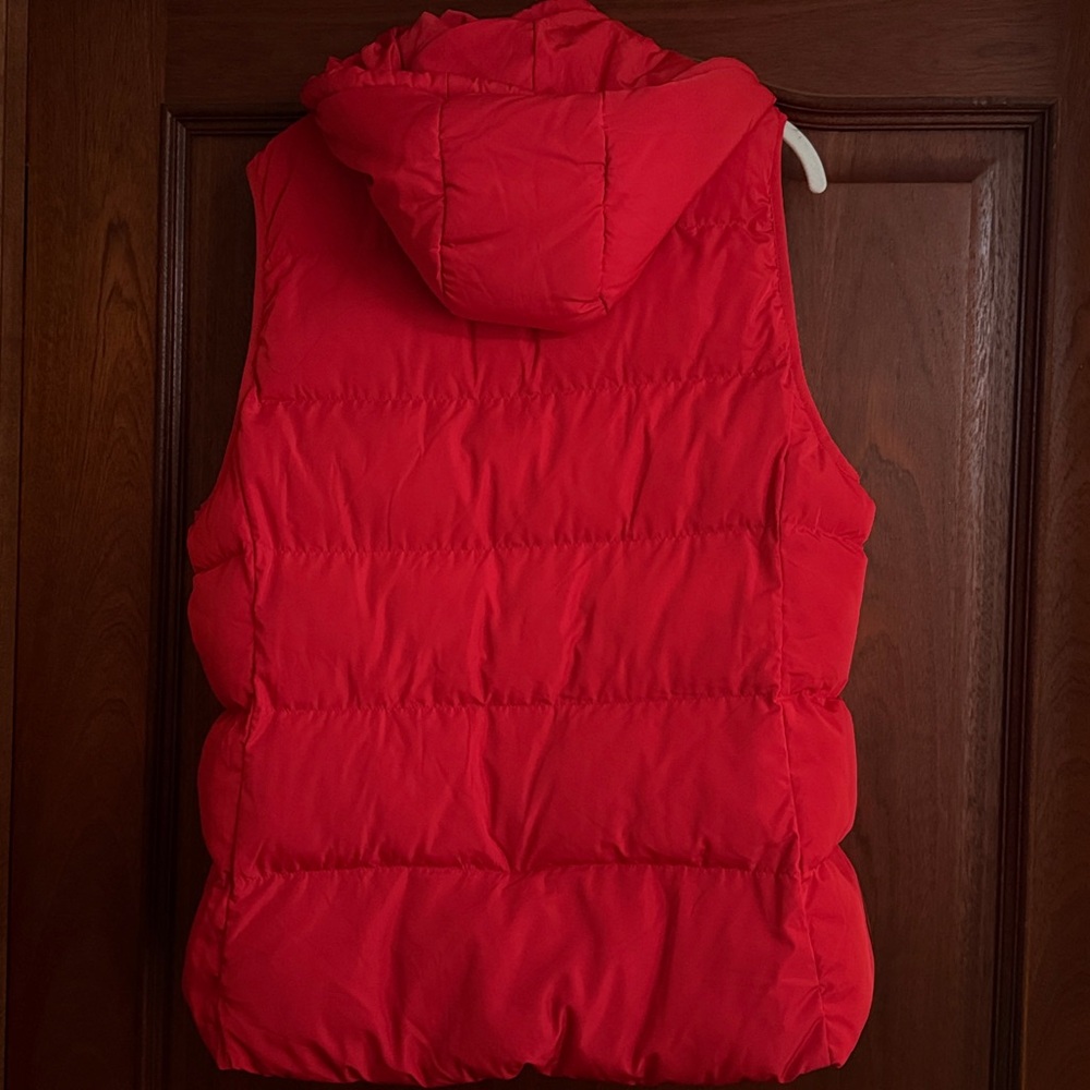 Fabletics Red Puffer Vest - Picture 2 of 7